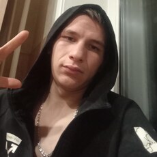 Юлиан, 22, Рошаль