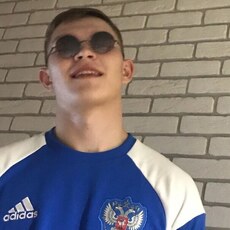 Арсений, 25, Токмак