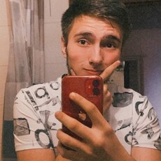 Даниил, 21, Осинники