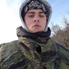 Адам, 21, Радужный (Ханты-Мансийский АО)