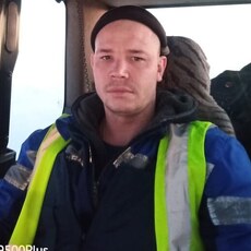 Родион, 32, Николаевка