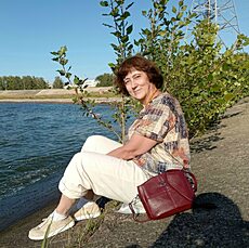 Нина, 62, Суджа