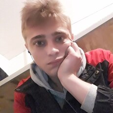 Павел, 28, Бор