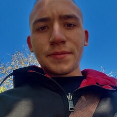Юлиан, 26, Сосновый Бор