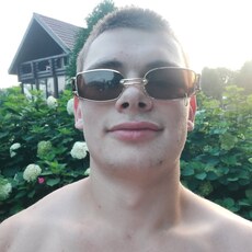 Валера, 21, Сертолово
