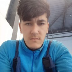 Филипп, 25, Белогорск (Крым)