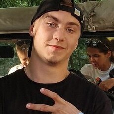 Антон, 20, Брянск