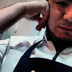Лев, 22, Новая Каховка