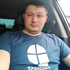 Слава, 40, Большой Камень