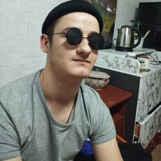 Александр, 19, Молодогвардейск