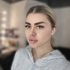 Флора, 20, Алзамай