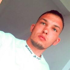 Павел, 31, Лакинск