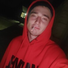 Адриан, 27, Макеевка