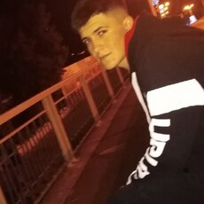 Демид, 22, Часов Яр