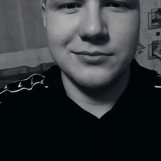 Илья, 23, Авдеевка