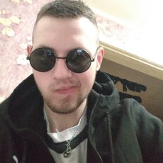 Виктор, 19, Холмск