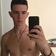 Харитон, 23, Калачинск