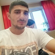 Олег, 32, Брянка