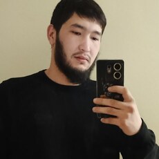 Лев, 24, Можга