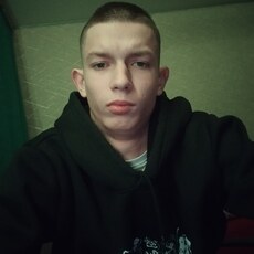 Григорий, 21, Североуральск