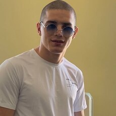 Валентин, 22, Похвистнево