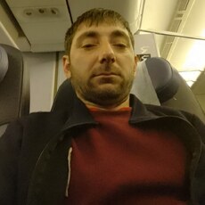 Юрий, 38, Остров