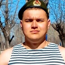 Виктор, 24, Коммунар