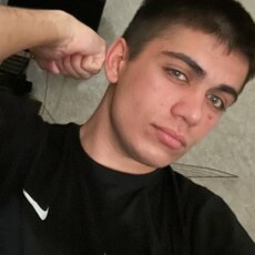 Лаврентий, 22, Дятьково