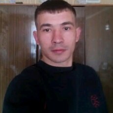 Артур, 28, Луганск