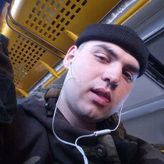 Максим, 25, Кизел