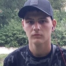 Павел, 20, Череповец