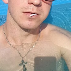 Лаврентий, 38, Пионерский