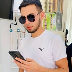 Рома, 25, Снежногорск