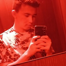 Роман, 20, Нижняя Тура