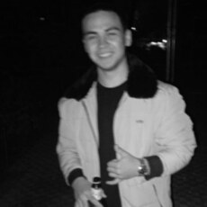 Гриша, 19, Каспийск