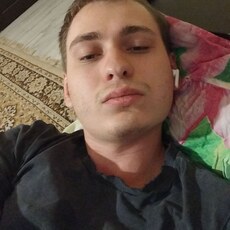 Афанасий, 24, Донецк (ДНР)