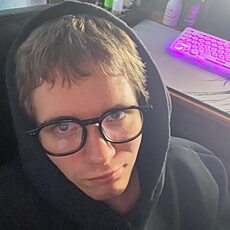 Миша, 21, Подпорожье