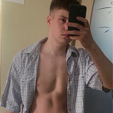Лёша, 22, Микунь