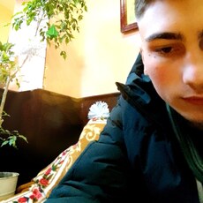 Богдан, 19, Артёмово