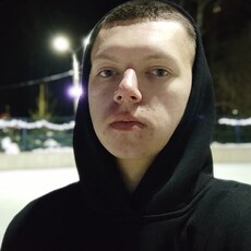 Пётр, 21, Невельск