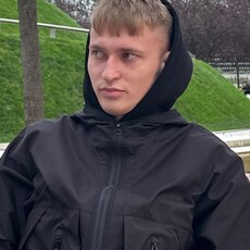 Александр, 26, Новомосковск
