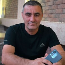 Виктор, 46, Губкинский