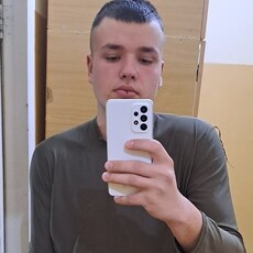 Макс, 22, Солнечногорск