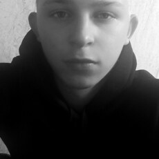 Виссарион, 21, Колтуши