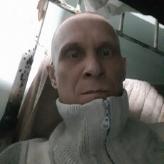 Виссарион, 46, Калининск