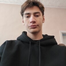Валентин, 20, Клинцы