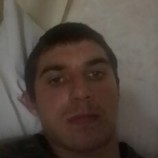Константин, 24, Артём