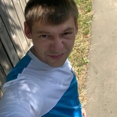 Виталя, 33, Петровское
