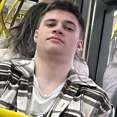 Виталий, 19, Нягань