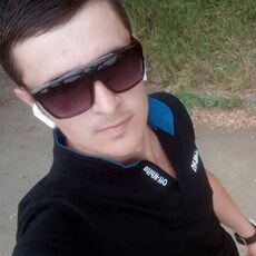 Валерий, 27, Пыталово